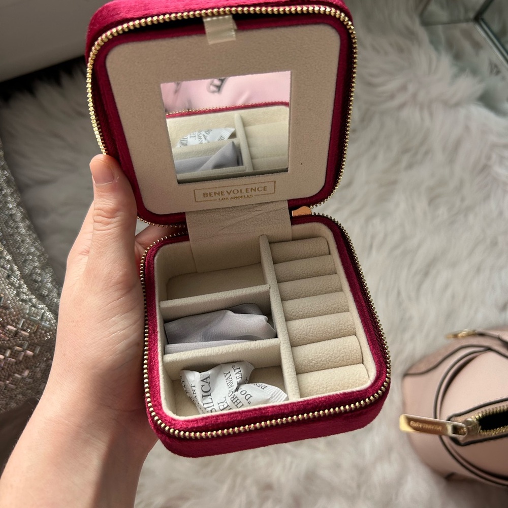 Velvet Travel Jewelry Case - Deep Pink
